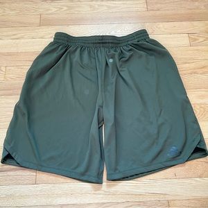 Adidas Climate Shorts Men's Large Drawstring Olive Green and Black